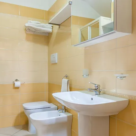 Aparthotel Settessenze & 4*
